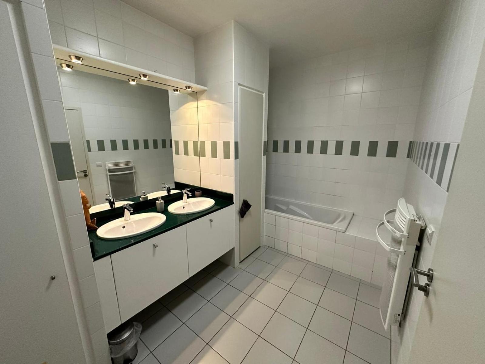 Spacieux Appartement 2 Chambres Plein Coeur De Perpiñán Exterior foto